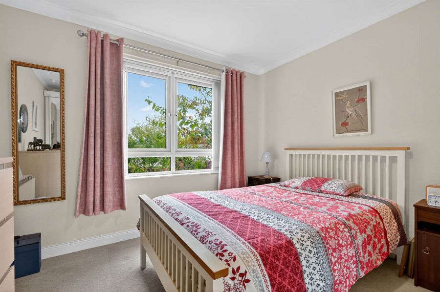 2 Cabin Hill Mews