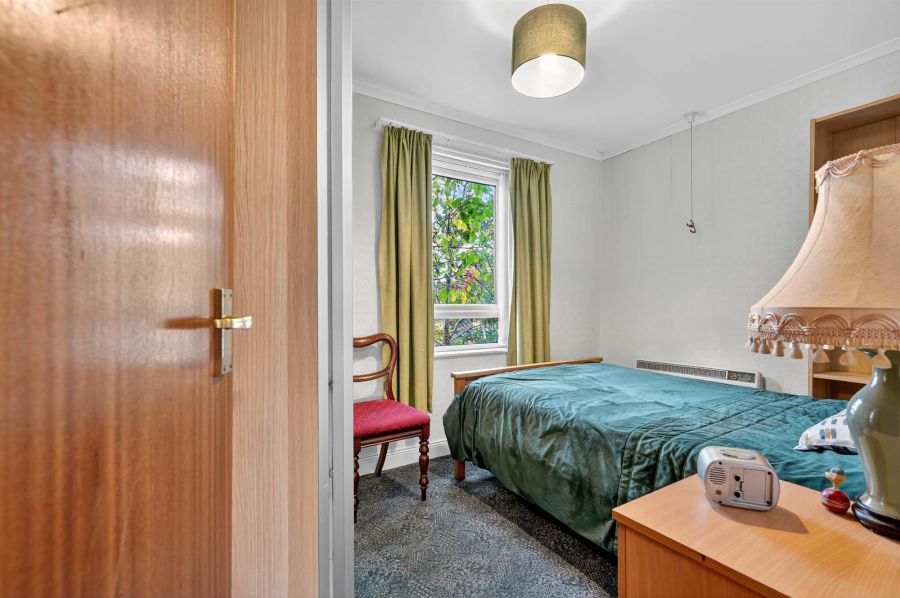 2 Cabin Hill Mews