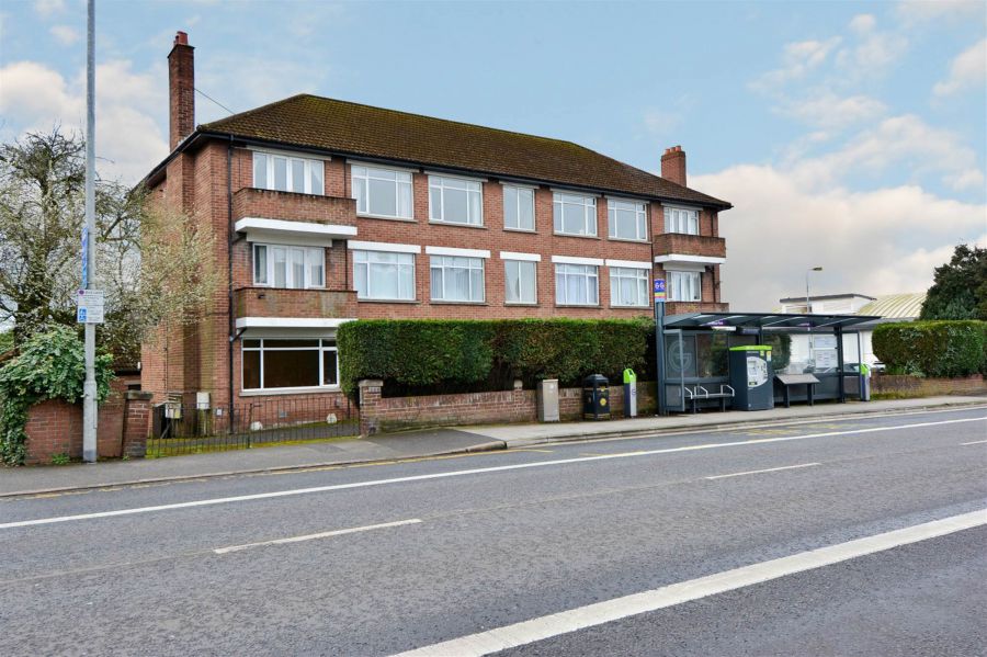 5 Knockhill Court