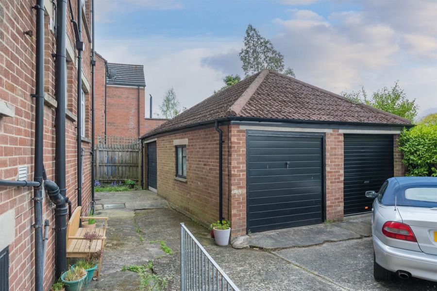 5 Knockhill Court