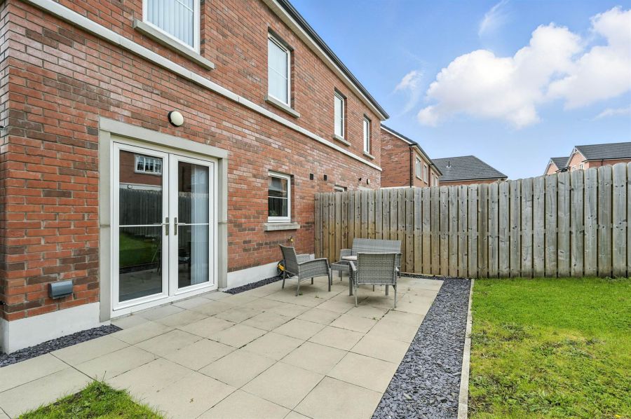 12 Ballyoran Heights