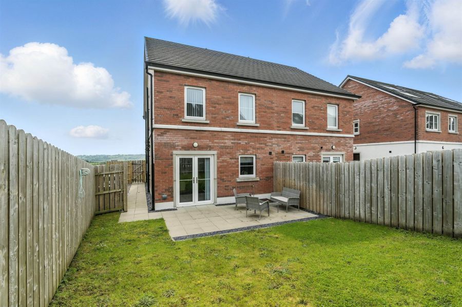 12 Ballyoran Heights