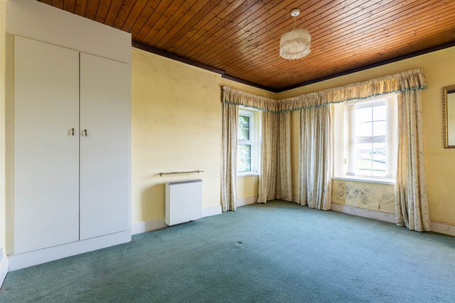 25 Hillhead Road