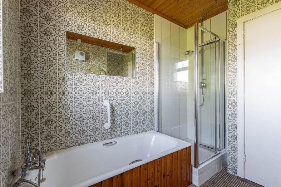 25 Hillhead Road