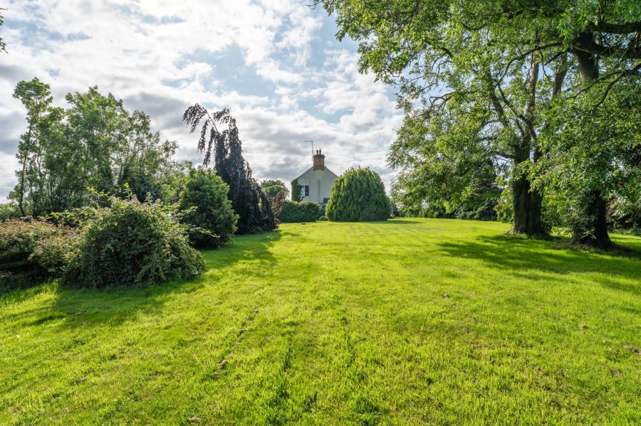 25 Hillhead Road