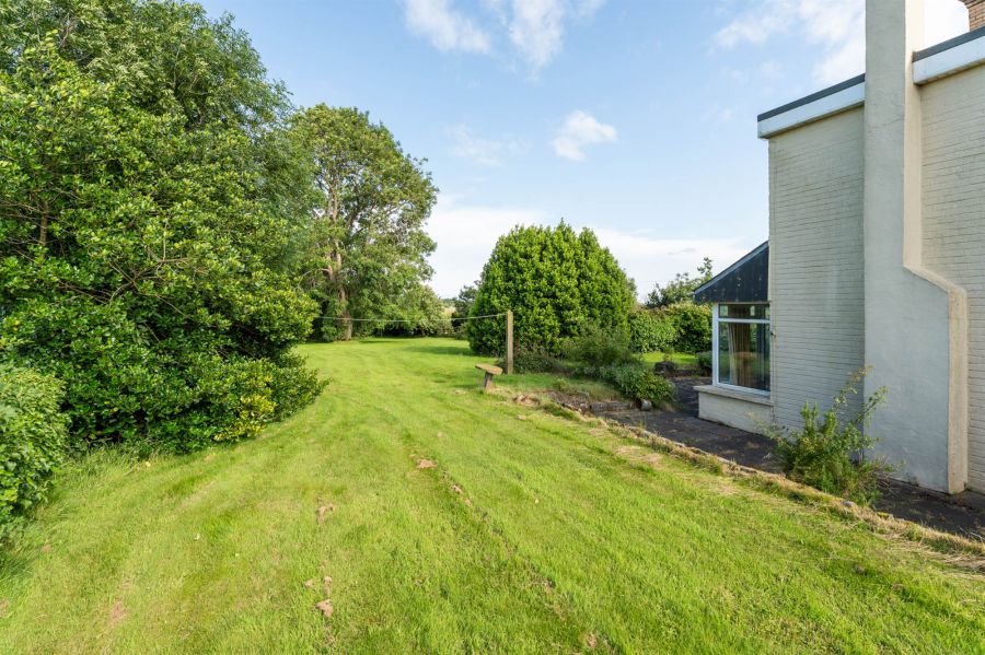 25 Hillhead Road