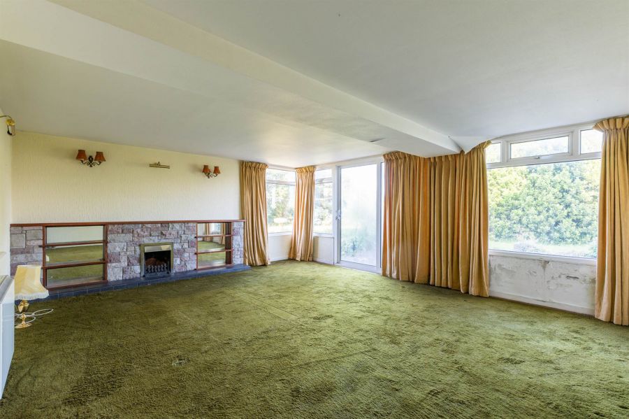 25 Hillhead Road