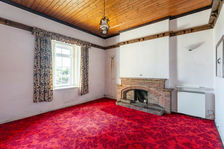 25 Hillhead Road