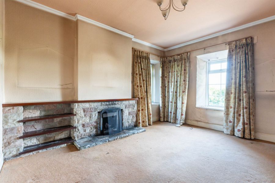 25 Hillhead Road