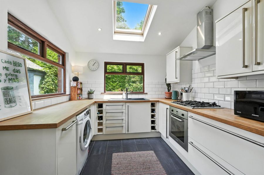 27 Sandhill Gardens