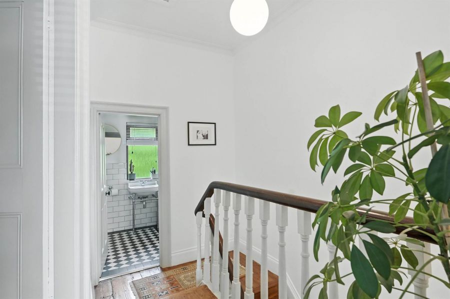 27 Sandhill Gardens