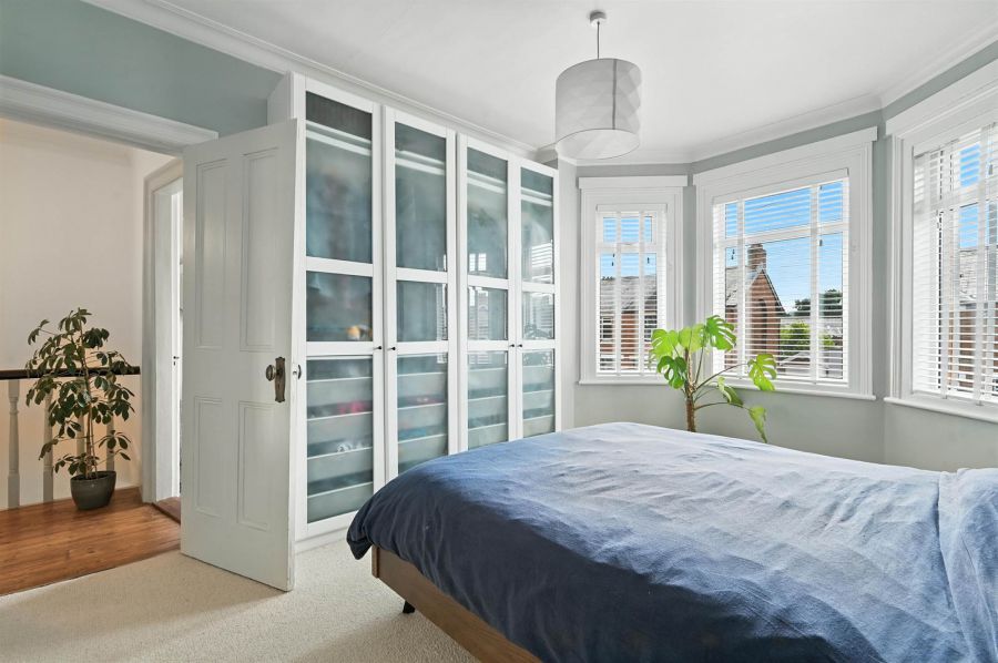 27 Sandhill Gardens