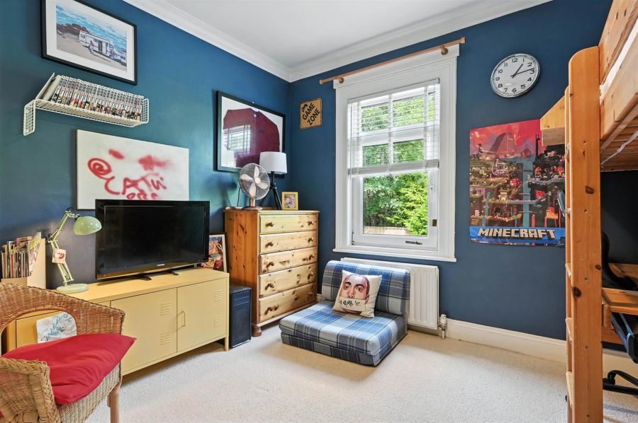 27 Sandhill Gardens