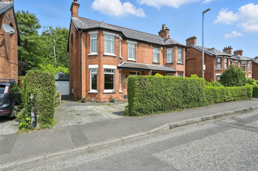 27 Sandhill Gardens