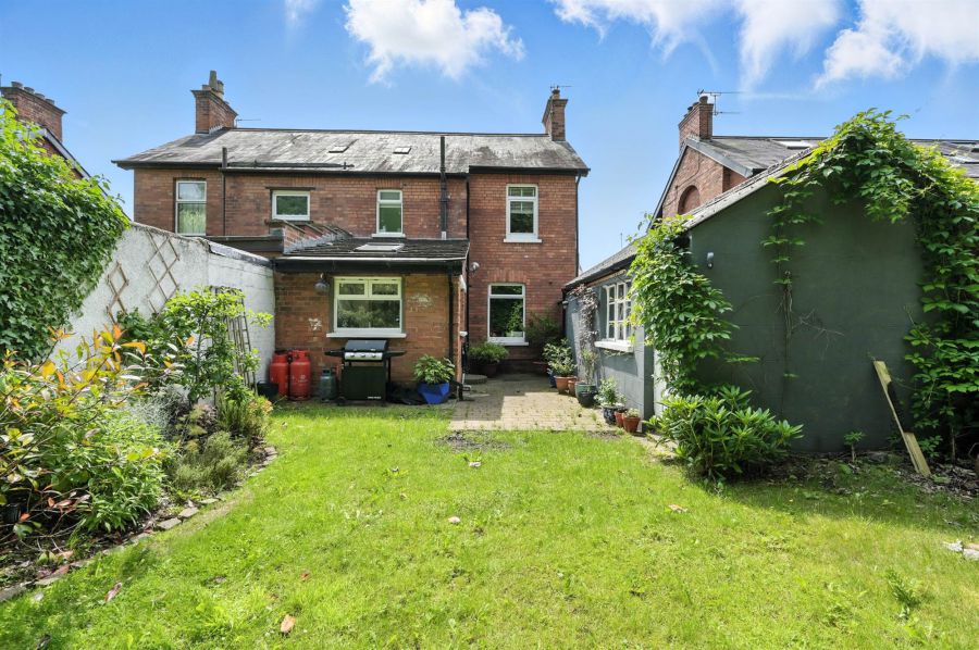 27 Sandhill Gardens