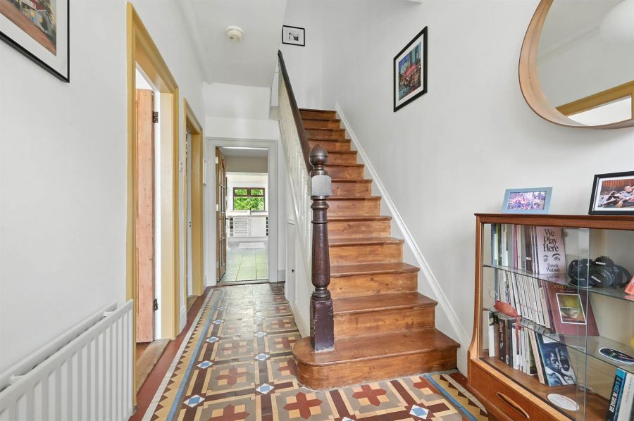 27 Sandhill Gardens