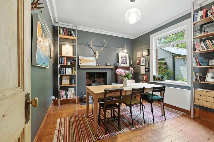 27 Sandhill Gardens