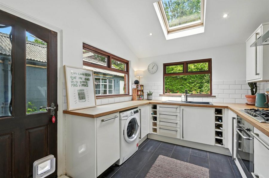 27 Sandhill Gardens