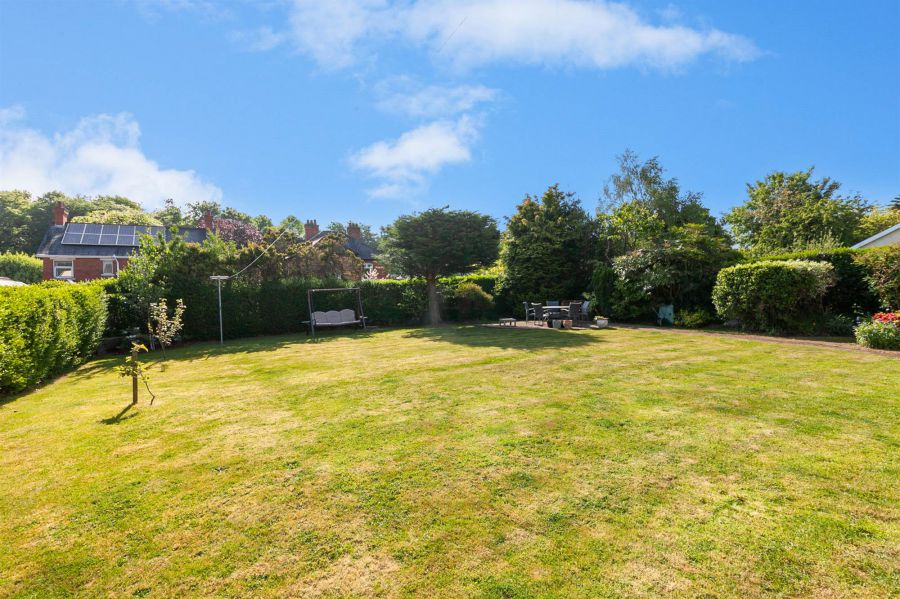 21 Castlehill Road