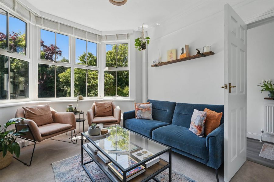 12 Finvoy Street