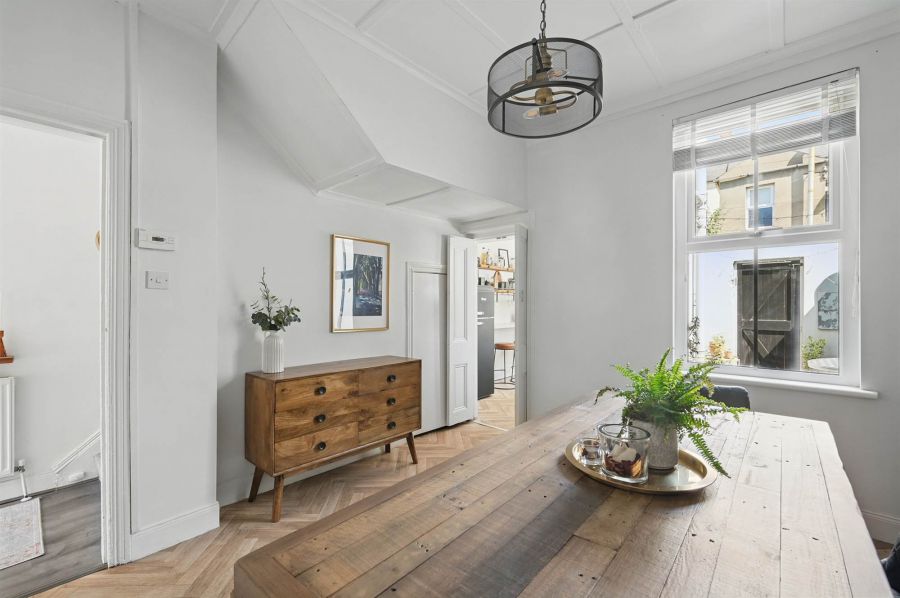 12 Finvoy Street