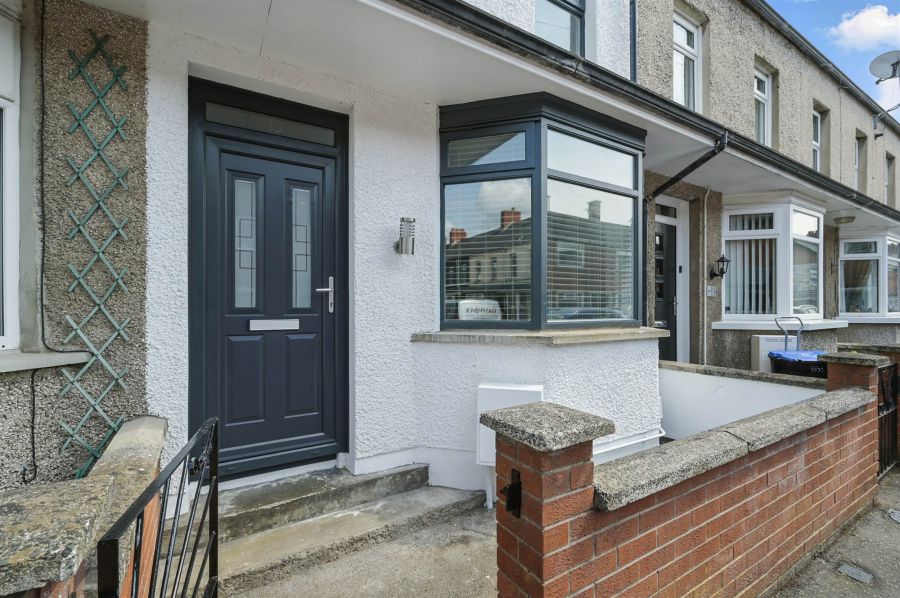 13 Hillfoot Street