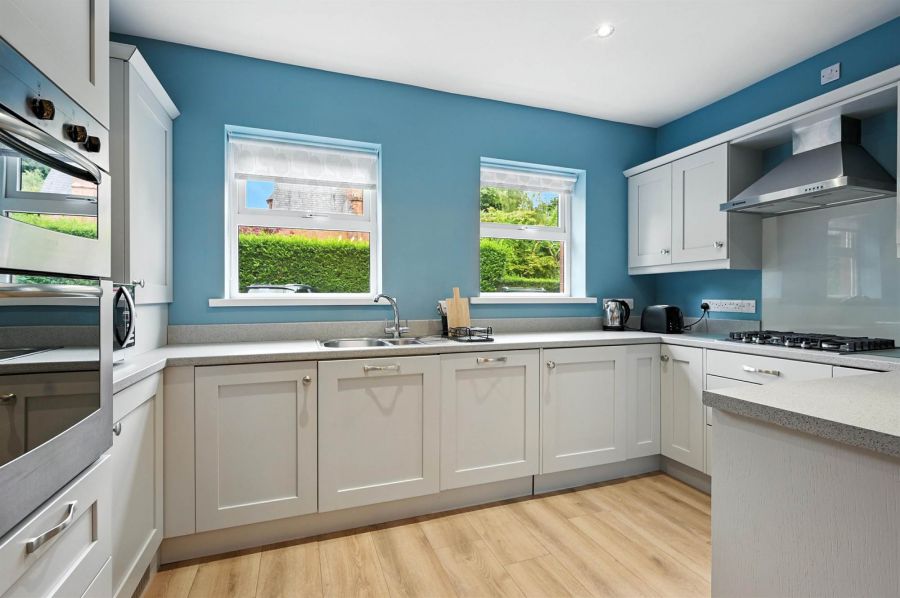 Apt 2 Knockdene Manor