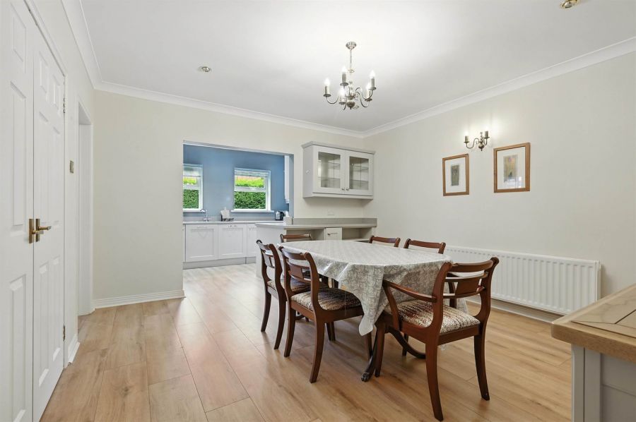 Apt 2 Knockdene Manor