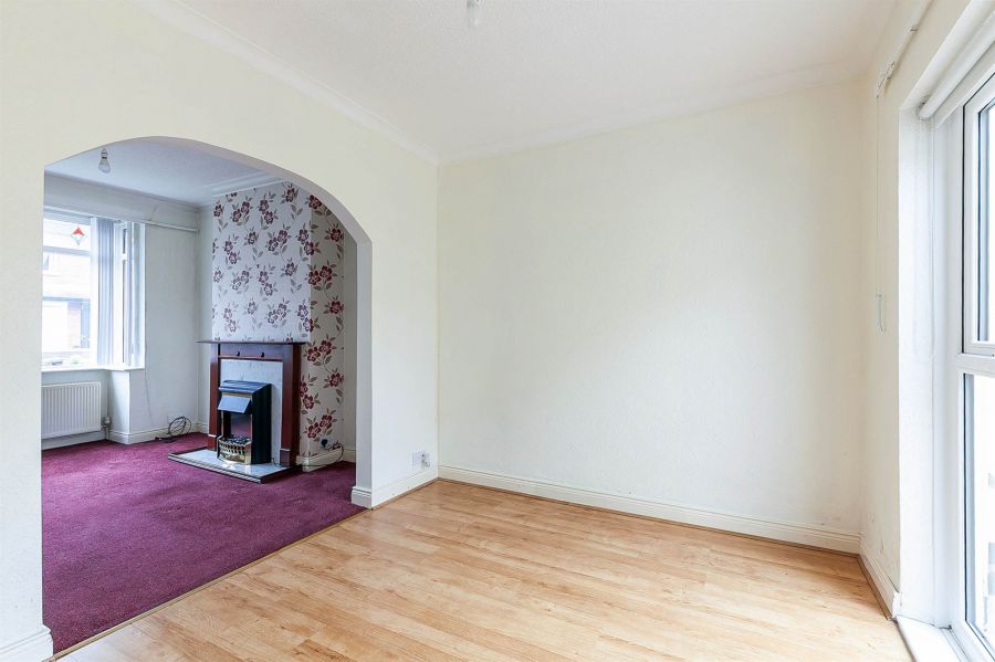 31 Parkgate Ave