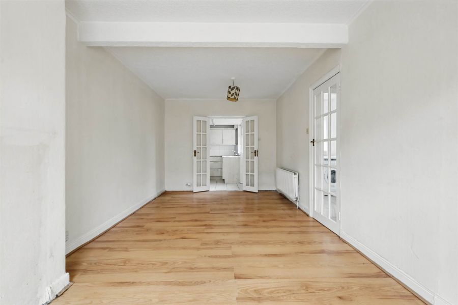 28 Sandbrook Park