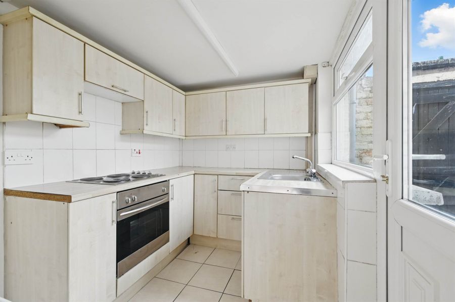 28 Sandbrook Park