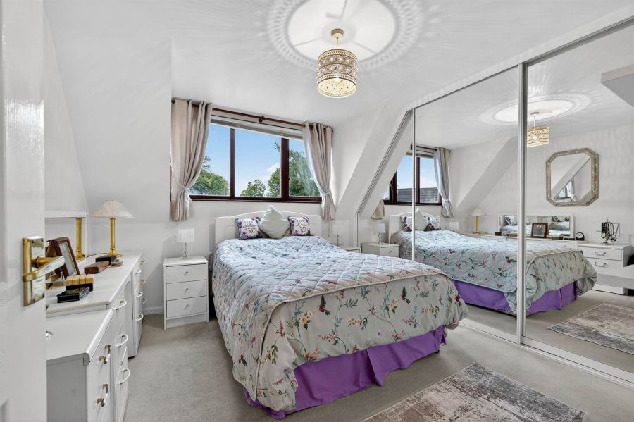 7 Garranard Manor