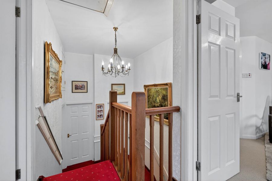 7 Garranard Manor