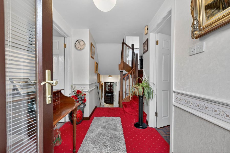 7 Garranard Manor