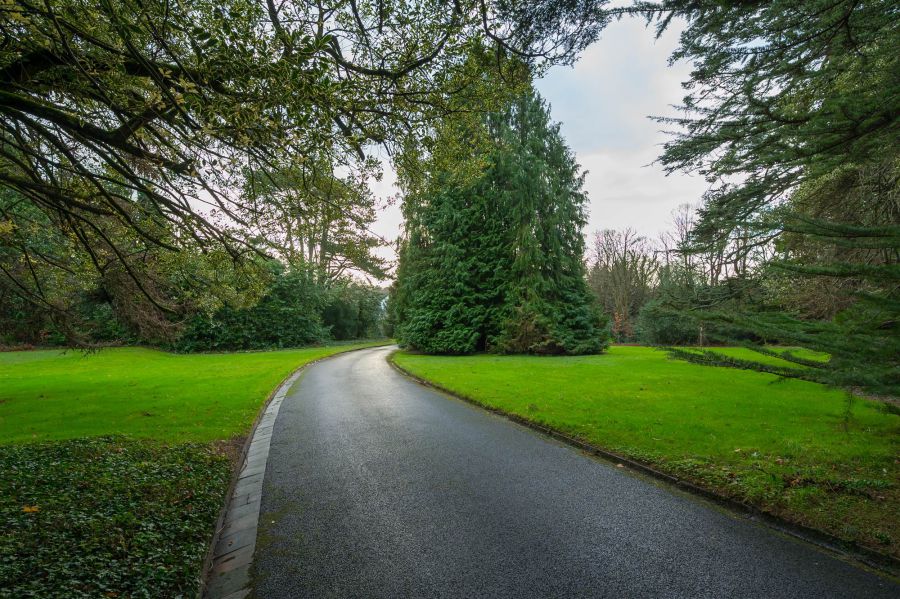 Lismachan House, Flat 3, 378 Belmont Road