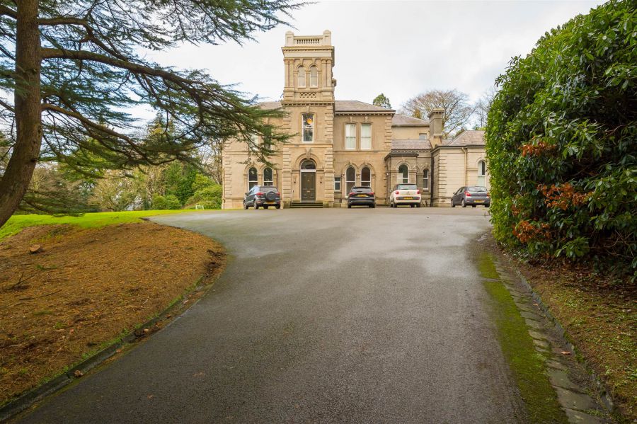 Lismachan House, Flat 3, 378 Belmont Road