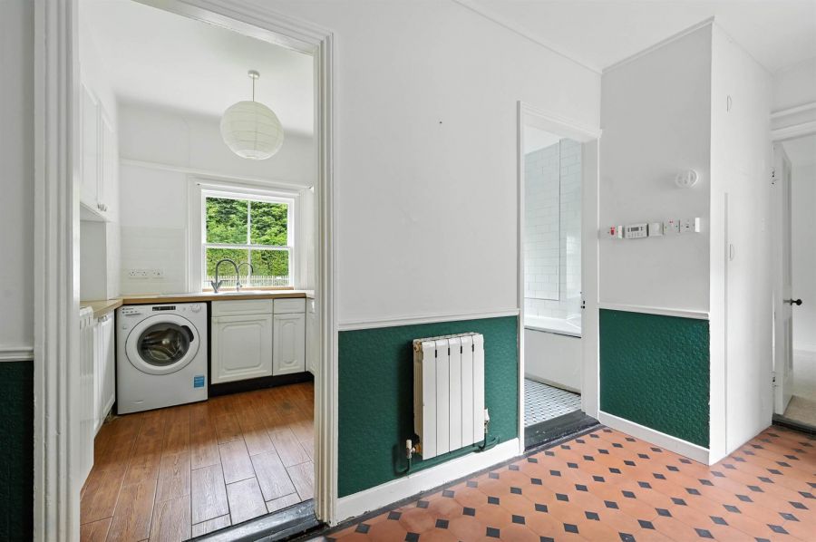 Lismachan House, Flat 3, 378 Belmont Road
