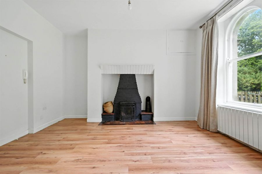 Lismachan House, Flat 3, 378 Belmont Road