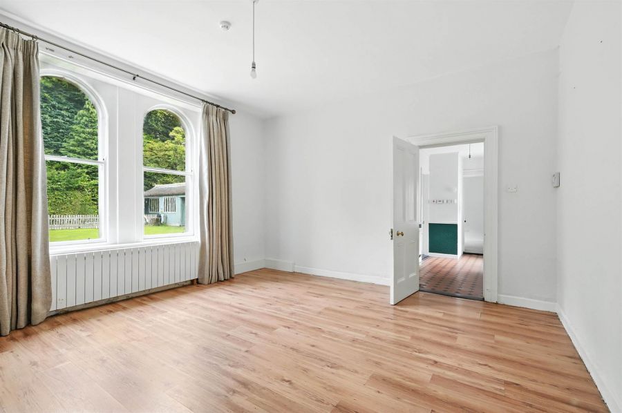 Lismachan House, Flat 3, 378 Belmont Road