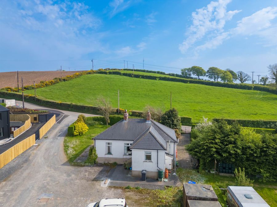 51 Middle Braniel Road