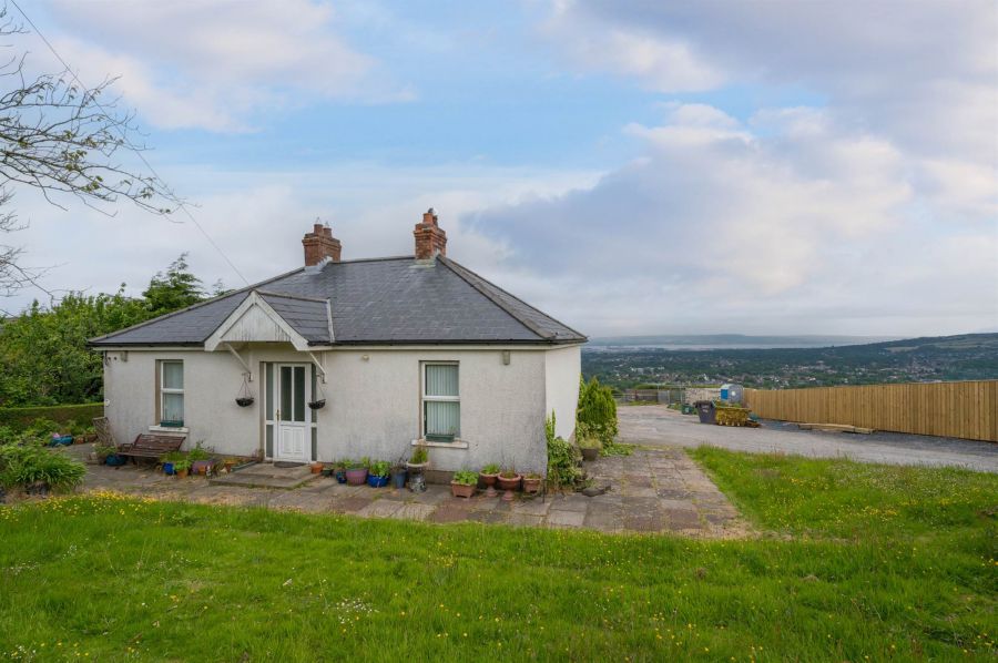 Bungalow @, 51 Middle Braniel Road