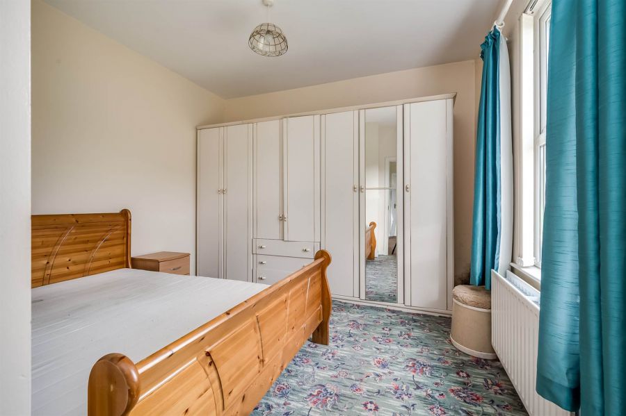 Bungalow @, 51 Middle Braniel Road Bungalow @, 51 Middle Braniel Road