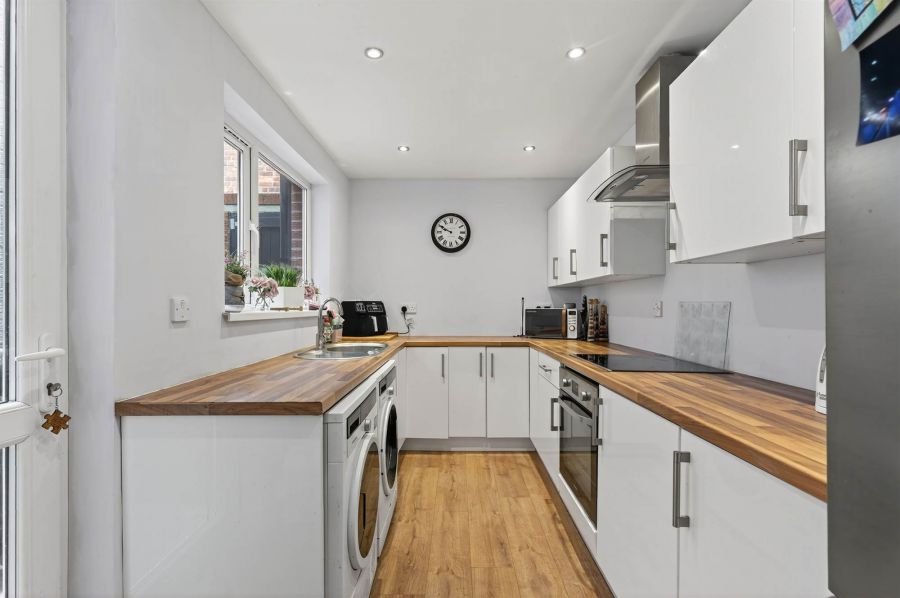 15 Hillview Avenue