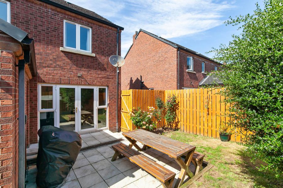 25 Lewis Drive