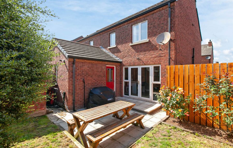 25 Lewis Drive