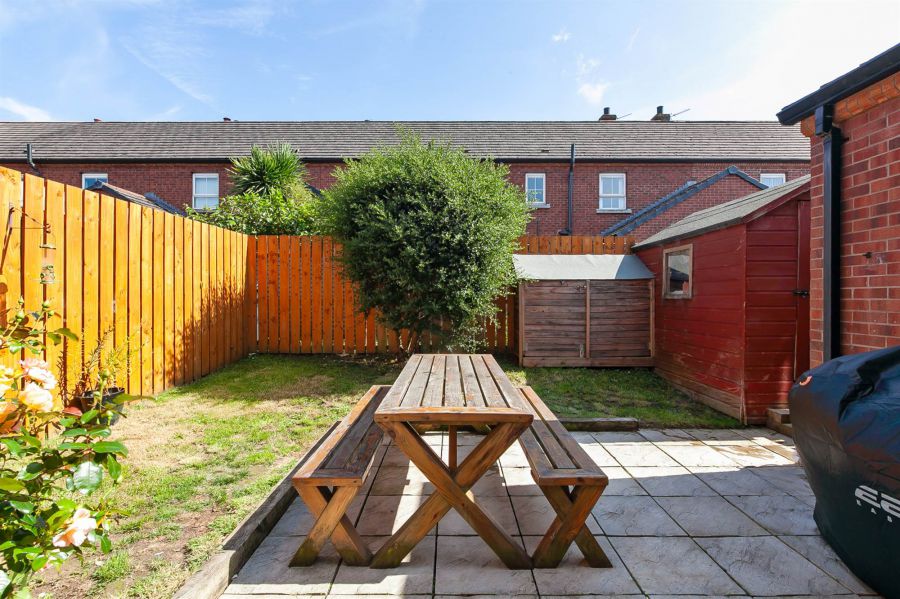 25 Lewis Drive