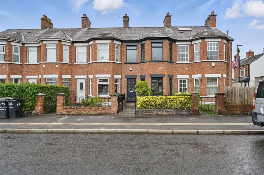 72 Ravenscroft Avenue