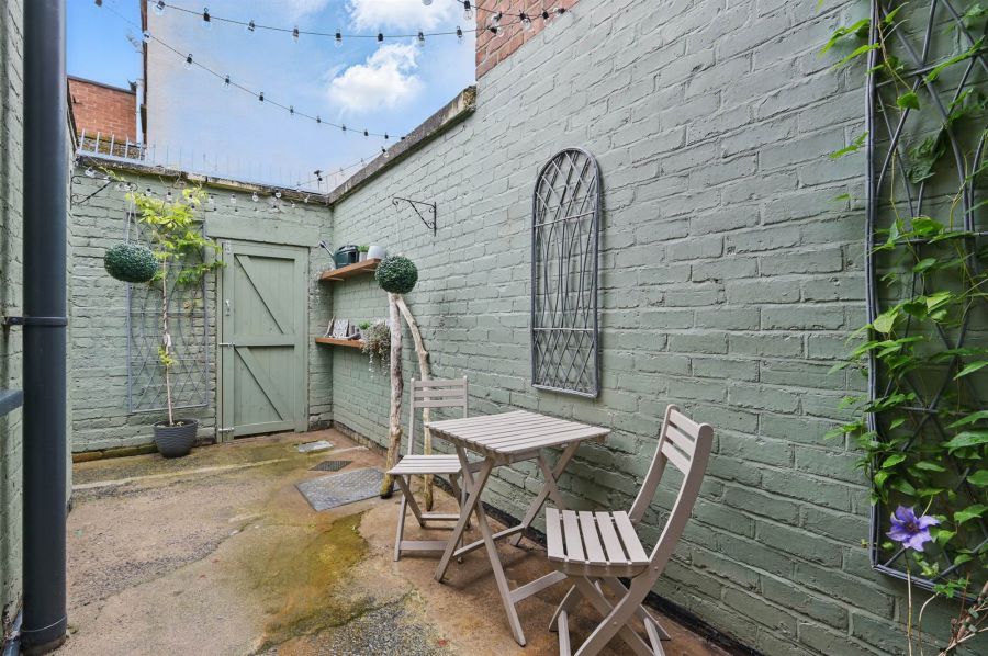 72 Ravenscroft Avenue