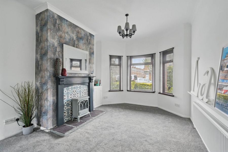 72 Ravenscroft Avenue