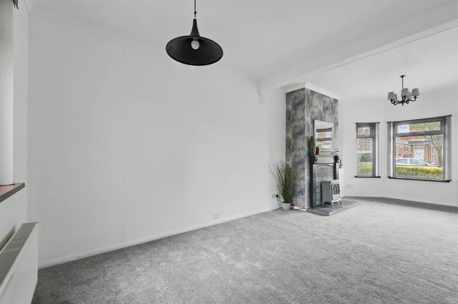 72 Ravenscroft Avenue